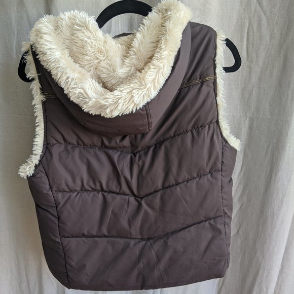 Faux Fur Puffer Jacket Vest - Picture 2 of 3
